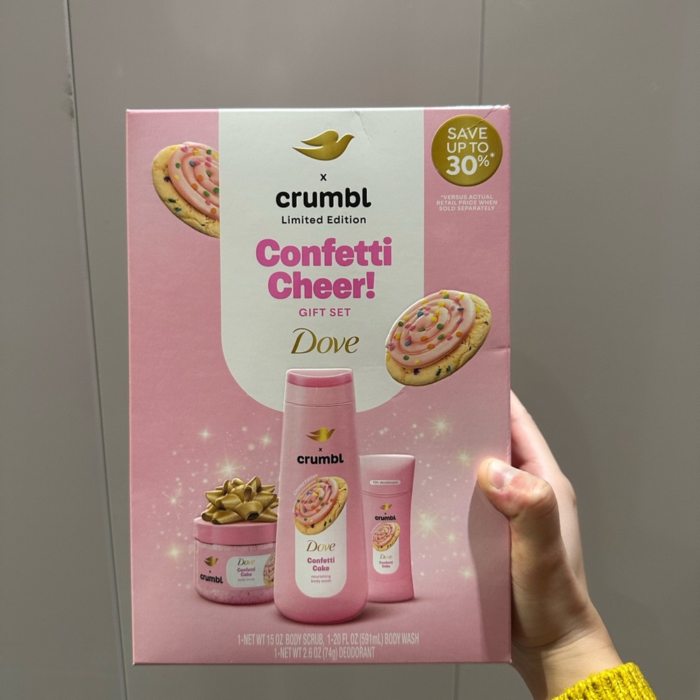 🇺🇸 NEW Dove x Crumbl Confetti Cake Bath Gift Set
